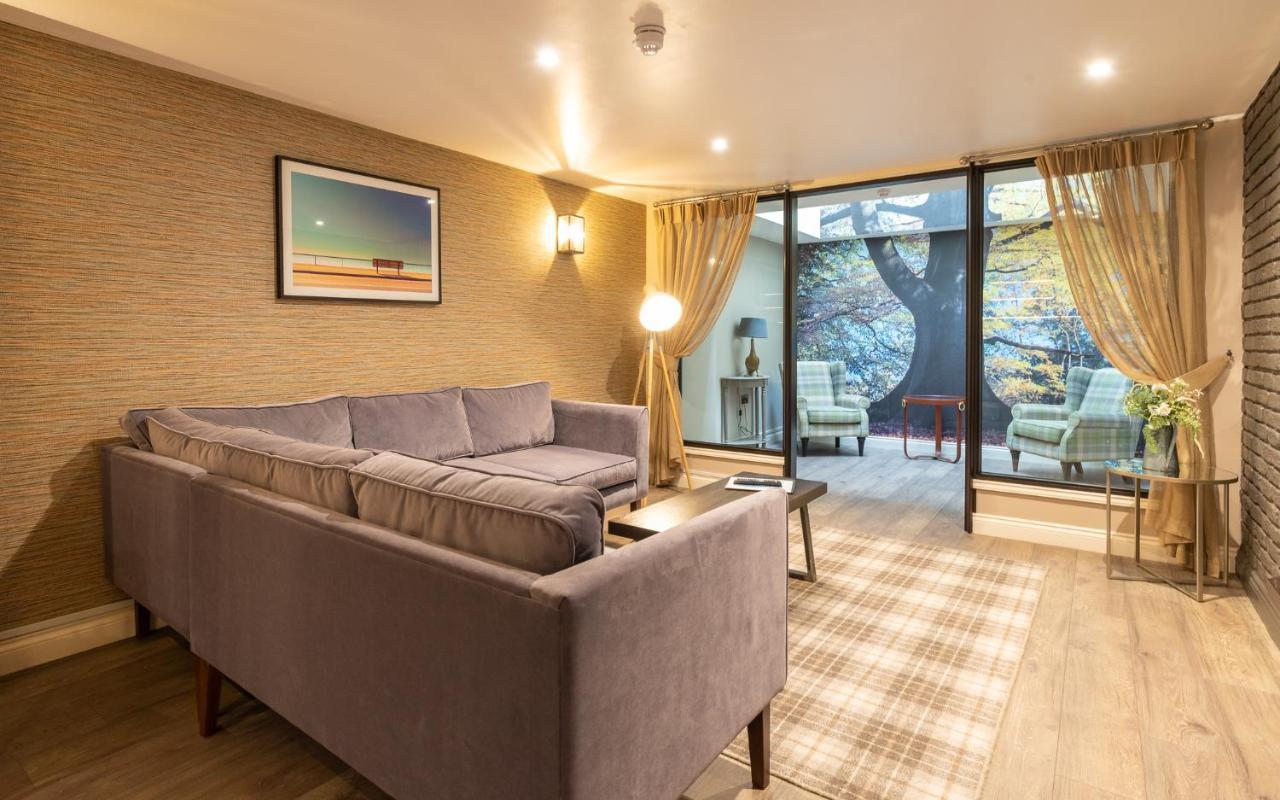 The Lawrance Luxury Aparthotel - Йорк Екстериор снимка