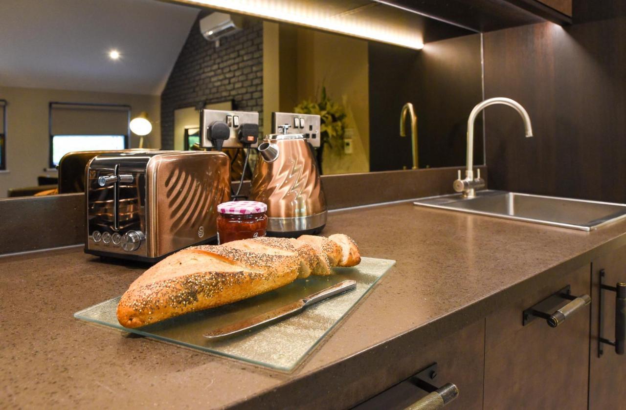 The Lawrance Luxury Aparthotel - Йорк Екстериор снимка
