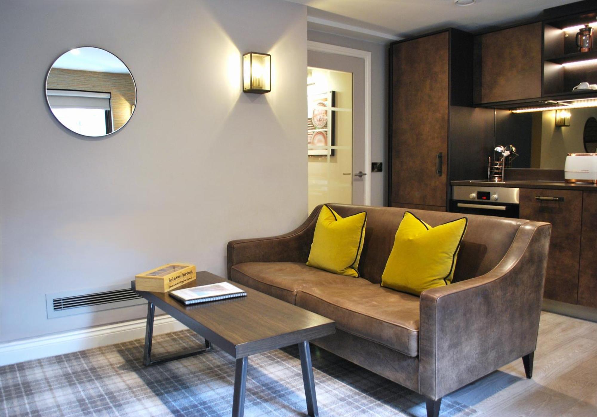 The Lawrance Luxury Aparthotel - Йорк Екстериор снимка