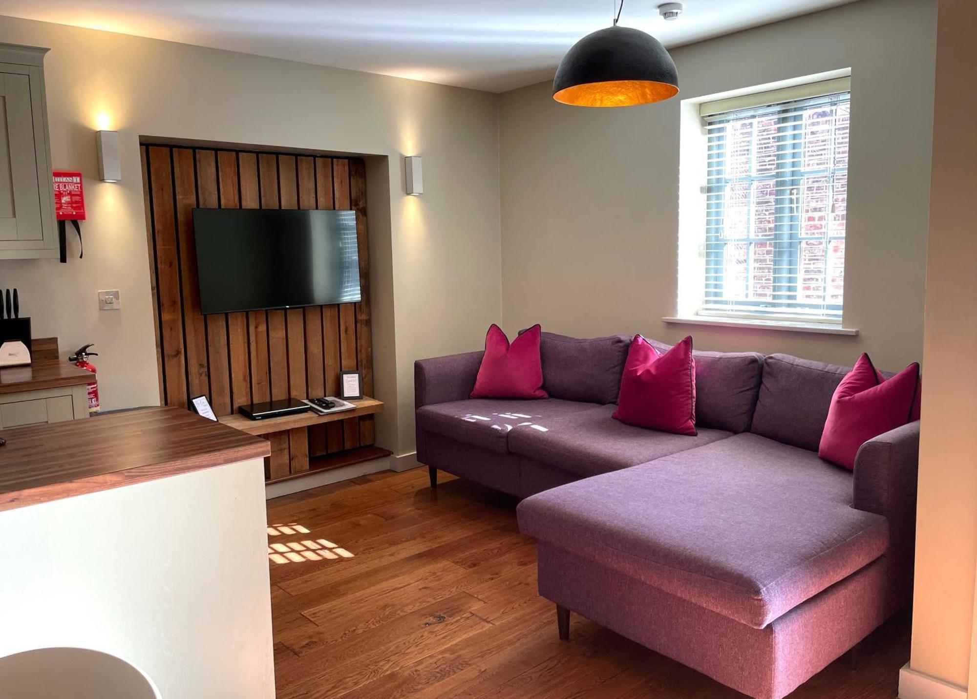 The Lawrance Luxury Aparthotel - Йорк Екстериор снимка